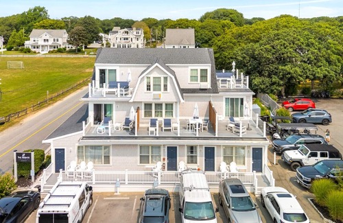 Falmouth Heights Eigentumswohnung | Accessible 1 King Bed Premium Suite