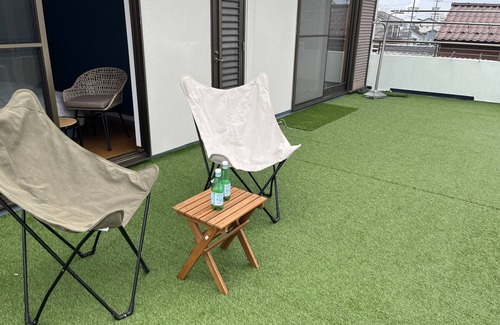 Yokkaichi Haus | Accommodates 13 people Convenient access to Nagoya, Nagashima, and Ise 3 free parking spaces Family size guesthouse with terrace
