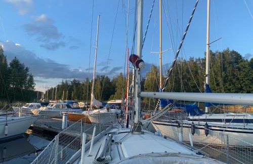 Sysma Bootsverleih | Accommodation on a sailboat in Sysmä harbour