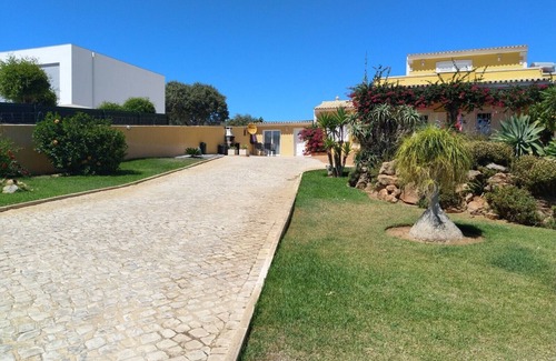 Almancil Wohnung | Unterkunft mit Pool und Tennis