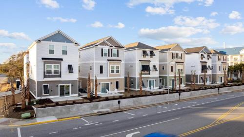 Myrtle Beach Haus | Ace Basin - Across from ocean - Pet friendly