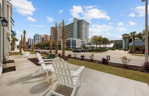 Myrtle Beach Haus | Ace Basin - Across from ocean - Pet friendly