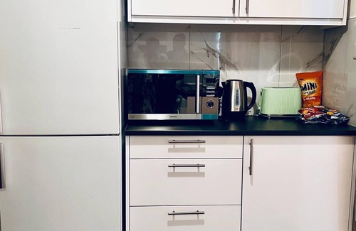 Grays Haus | Ace Space II |Modern 3Bed Home | Parking | Staff