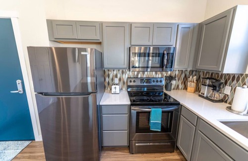 Downtown Eau Claire Wohnung | ADA Compliant 1br Apartment/Downtown/UWEC