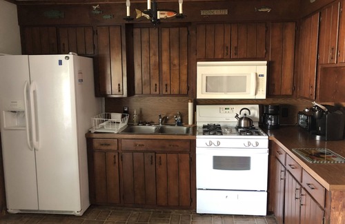 Bath Haus | Ada's Camp (Historisches Bad, NC Cottage- Haustierfreundlich)