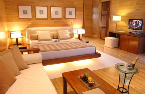 Meedhupparu Resort | Adaaran Prestige Water Villas - with Dine around Premium All inclusive - 24 hours – 45 Minutes from Male by Seaplane