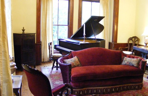 Adairsville Bed & Breakfast | Adair Manor Bed& Breakfast