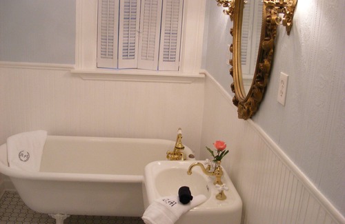 Adairsville Bed & Breakfast | Adair Manor Bed& Breakfast