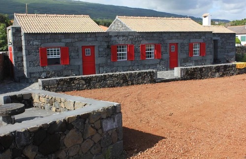 Sao Roque do Pico Haus | Adega do Mirante