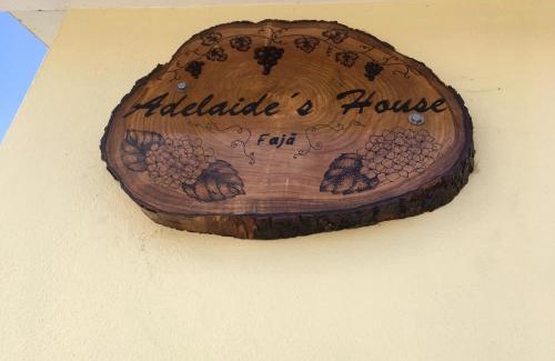 Praia do Norte Haus | Adelaide House