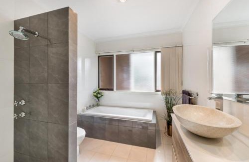 North Adelaide Wohnung | Adelaide Style Accommodation-Close to City-North Adelaide-3 Bdrm- FREE Parking