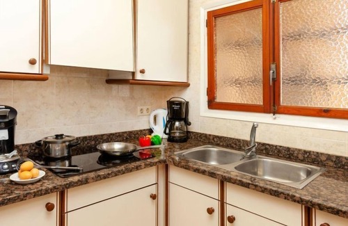 L'Escala Wohnung | Adelfa apt. 1 by Interhome