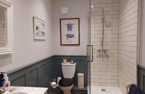 Bridport Haus | Admiral's Cottage