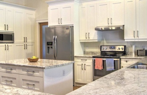 Point Roberts Haus | Adobe by the Sea. Sleeps 16+ with tons of extras!