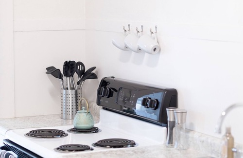 Moorcroft Haus | Adorable 2 bed, 2 bath, historical home in Moorcroft, Wyoming!