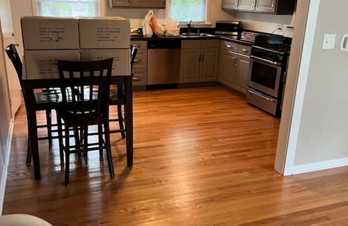 Grayslake Haus | Adorable 2-bedroom home near downtown Grayslake!