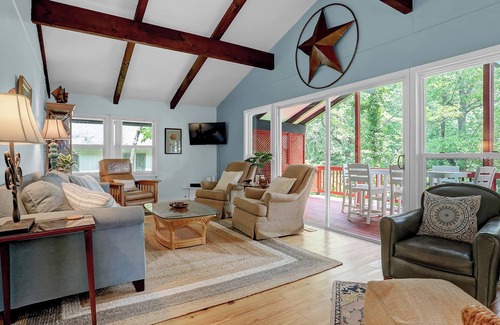 Chesapeake Ranch Estates-Drum Point Hütte | Adorable bungalow w/ access to private beaches and water views.