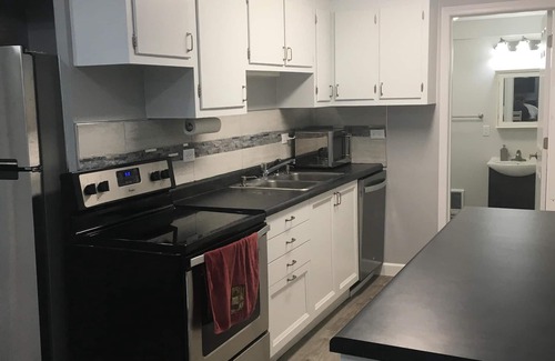 Lake Koshkonong Haus | Entzückendes Zuhause am See - Paddelboote & Kajaks ava und 2 Badezimmer!