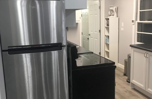 Lake Koshkonong Haus | Entzückendes Zuhause am See - Paddelboote & Kajaks ava und 2 Badezimmer!