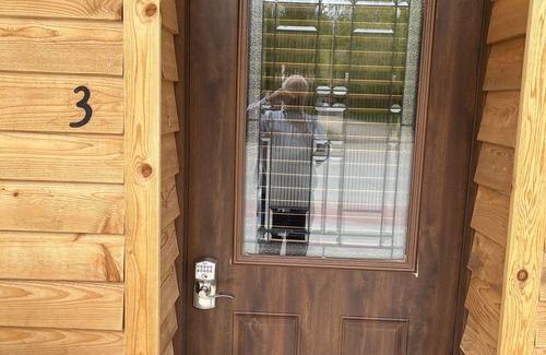 Buffalo Wohnung | ADULTS 25 or older ONLY Creekside Vacation Rental Suite 3, Historic Downtown