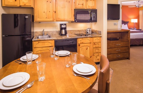 Northeast Santa Fe Haus | Adventure Awaits! Three Great Units w/Kitchen, Pool, Near Santa Fe Institute