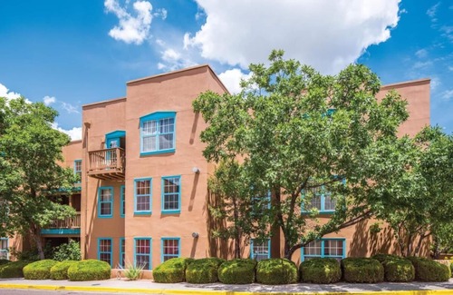 Northeast Santa Fe Haus | Adventure Awaits! Three Great Units w/Kitchen, Pool, Near Santa Fe Institute