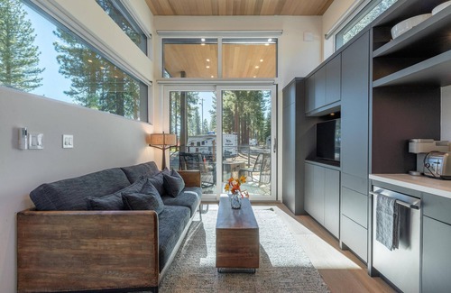 Truckee Kabine | Adventure Cabin 46 (pet friendly) - Luxurious Adventure Cabin