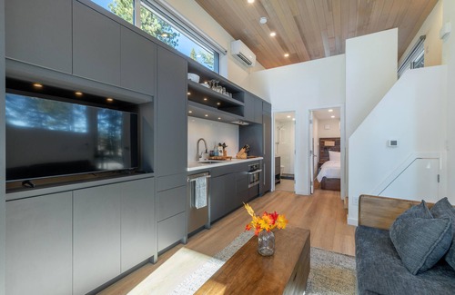 Truckee Kabine | Adventure Cabin 46 (pet friendly) - Luxurious Adventure Cabin