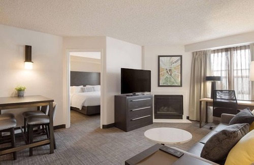 Reno/Tahoe Airport Resort | Aesthetically Pleasing! 2 Beautiful Units, Close to the Truckee River Walk!
