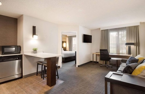 Reno/Tahoe Airport Hotel | Aesthetically Pleasing Resort Unit w/ Full Kitchen, Near Fleischmann Planetarium