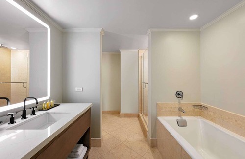 Downtown Chicago Resort | Affordability Meets Comfort! Pets Allowed, Close to Picasso Statue