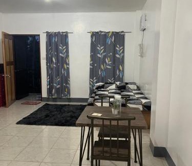 Del Carmen Wohnung | Affordable Apartelle 15mins to the Airport Airport & Sugba Lagoon-Triple Beagle Apartment