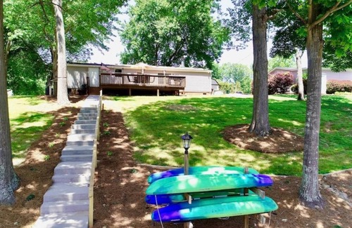Lake Norman of Catawba Villa | Affordable Lake Norman 4BR Home with Dock, Fire Pit & Kayaks