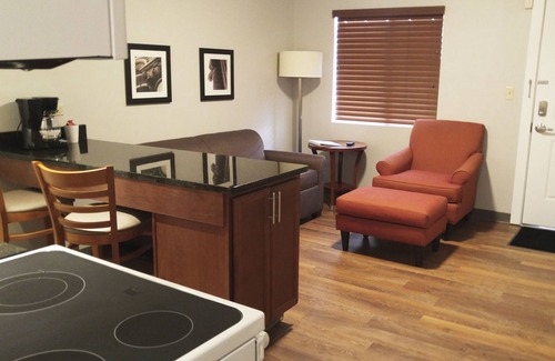 Portage Hotel | Affordable Suites of America Portage