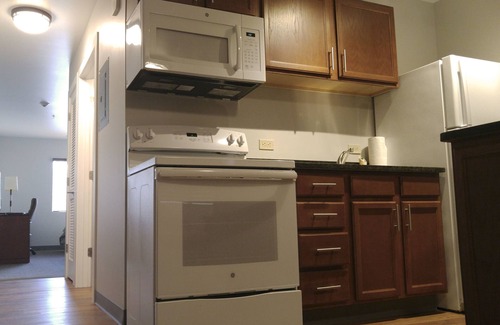 Portage Hotel | Affordable Suites of America Portage