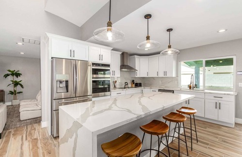 Avant Haus | Agave on Cactus|Private Pool|Firepit|Sleeps 10