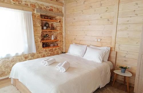 Corinth Haus | Agios Ioannis Stone Cottage with Private Heated Pool & Hydro-massage