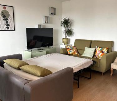 La Courneuve Wohnung | Agréable 3 pièces - 8P - Parking - Séjour idéal Paris Proche Gare
