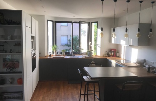 Suresnes Haus | Agréable Maison Avec Jardin à 15 min de Paris, Proche Transports