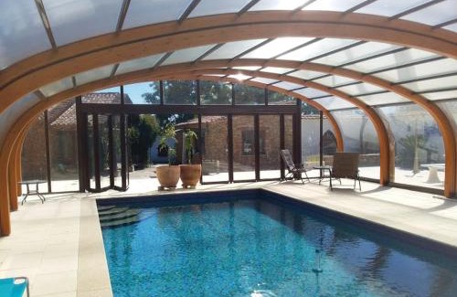 Moitas Wohnung | Agua Azul poolside rest a luxurious rural woodland idyll
