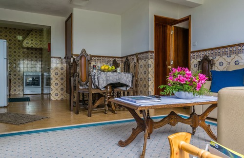 Ponta Delgada Haus | Confortable detached private holiday house, magnificent ocean and Mountain view