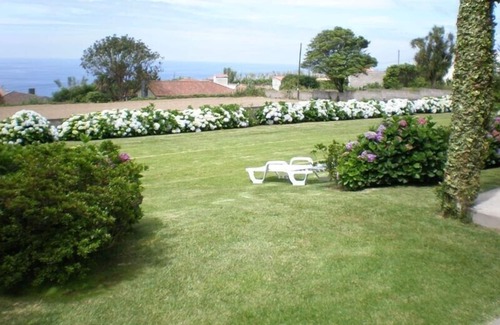 Ponta Delgada Haus | Confortable detached private holiday house, magnificent ocean and Mountain view