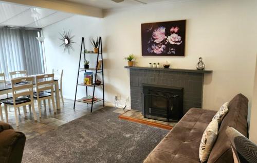 Ahuriri Villa | Ahuriri Escape - Home Away Home, Entire Bungalow