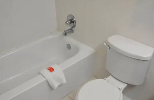 Flint Hotel | Airport Inn Flint