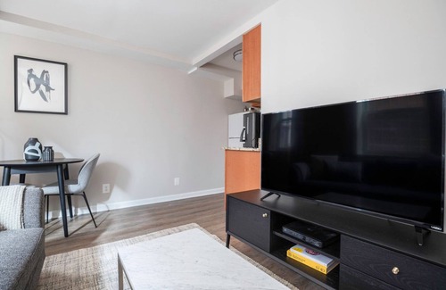 Adams Morgan Wohnung | Airy Dupont Circle 1BR nr. U Street, Metro & Glen’s Mkt, by Blueground