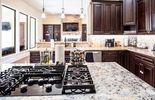Shenandoah Haus | Airy Luxe+Sleeps 11+Pool+Game Room+Pool Table