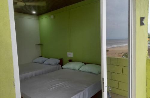 Hireguthi Hotel | Aisiri comforts beach stay and cafe