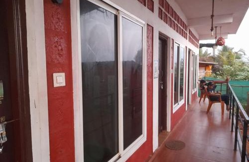 Hireguthi Hotel | Aisiri comforts beach stay and cafe