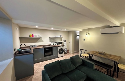 Halifax Haus | Akroyd House - The Piece Hall Room, A brand new stunning guest house, town centre location with park