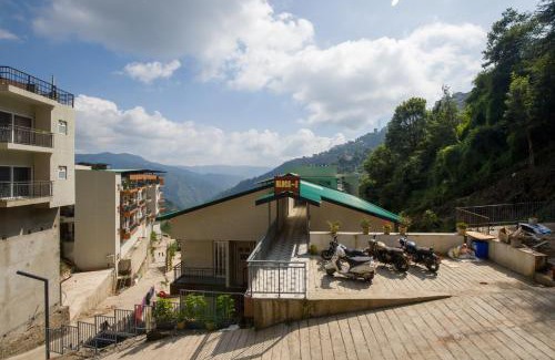 Shimla Wohnung | Alaya Stays 3 BHK Apartment with Scenic views - Cliff Perch